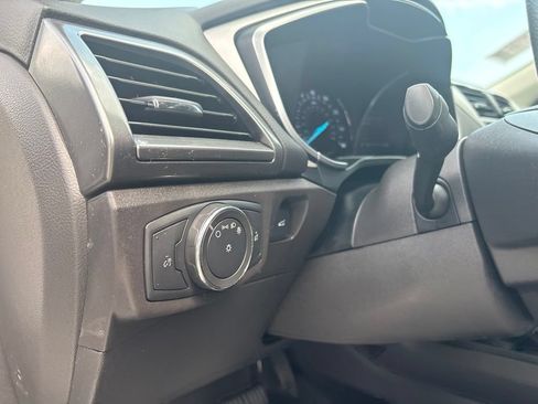 Used 2016 Ford Fusion SE FWD image 16