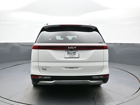 Certified 2024 Kia Carnival SX image 7
