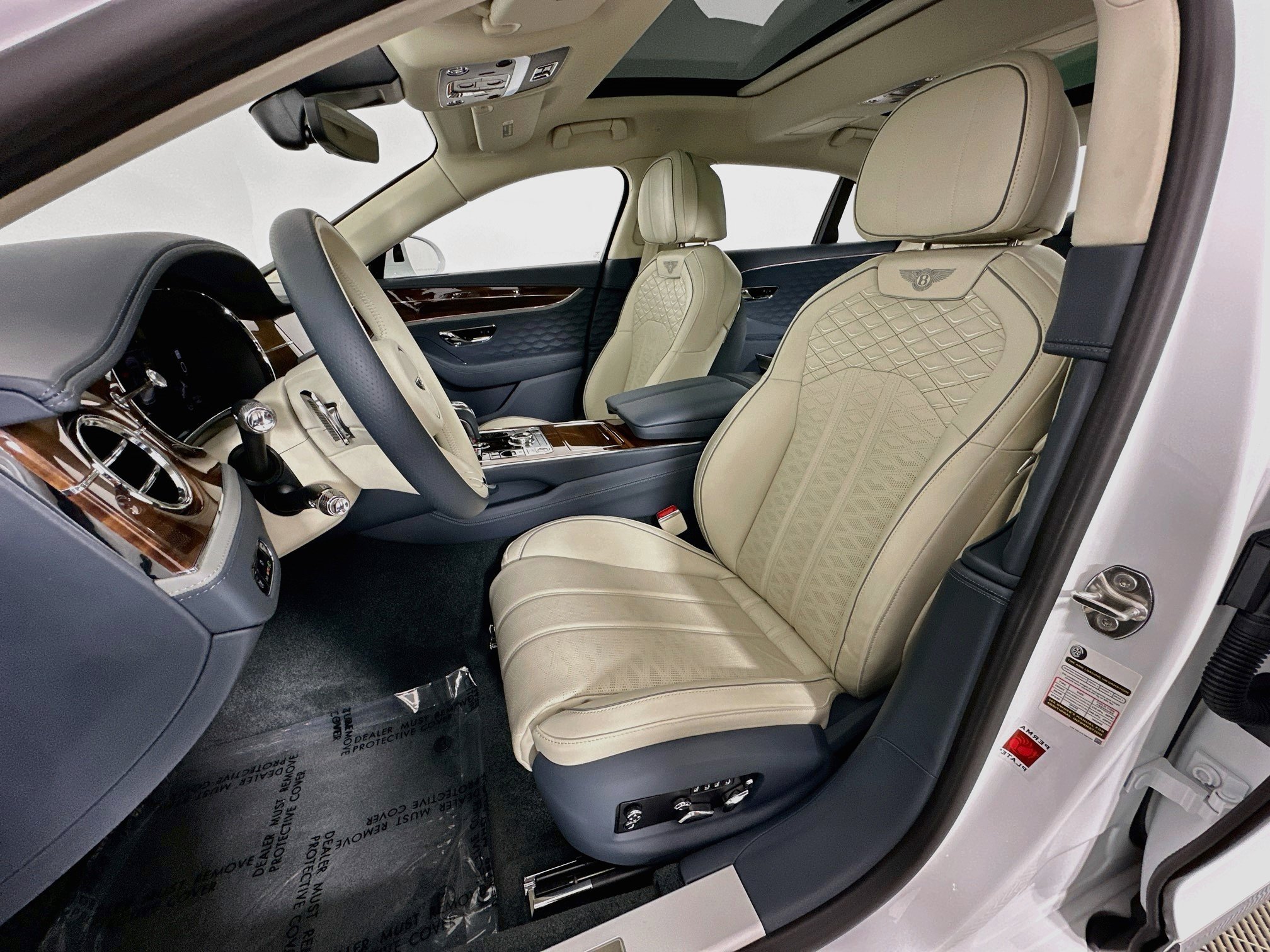 Certified 2025 Bentley Flying Spur Plug-In Hybrid AWD/4WD image 21