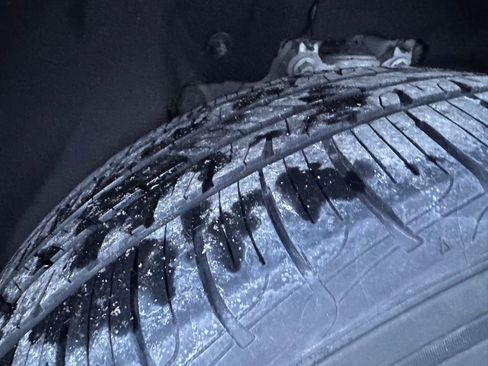 Used 2023 Ford Explorer XLT w/ Class IV Trailer Tow Package image 30