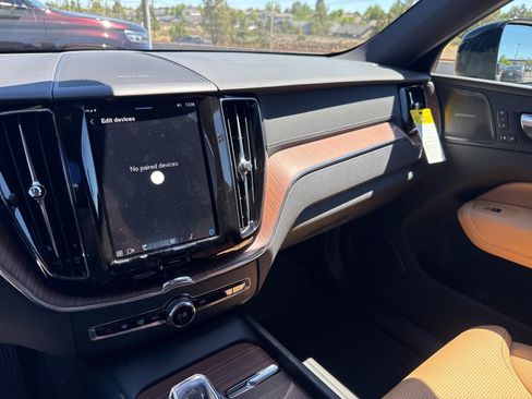 Certified 2025 Volvo XC60 B5 Ultra w/ Protection Package Premier image 24