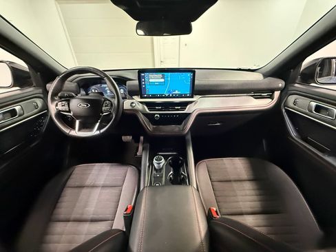 Used 2025 Ford Explorer ST-Line AWD/4WD image 72