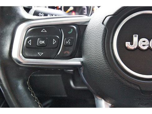 Used 2019 Jeep Wrangler Unlimited Sahara AWD/4WD image 19
