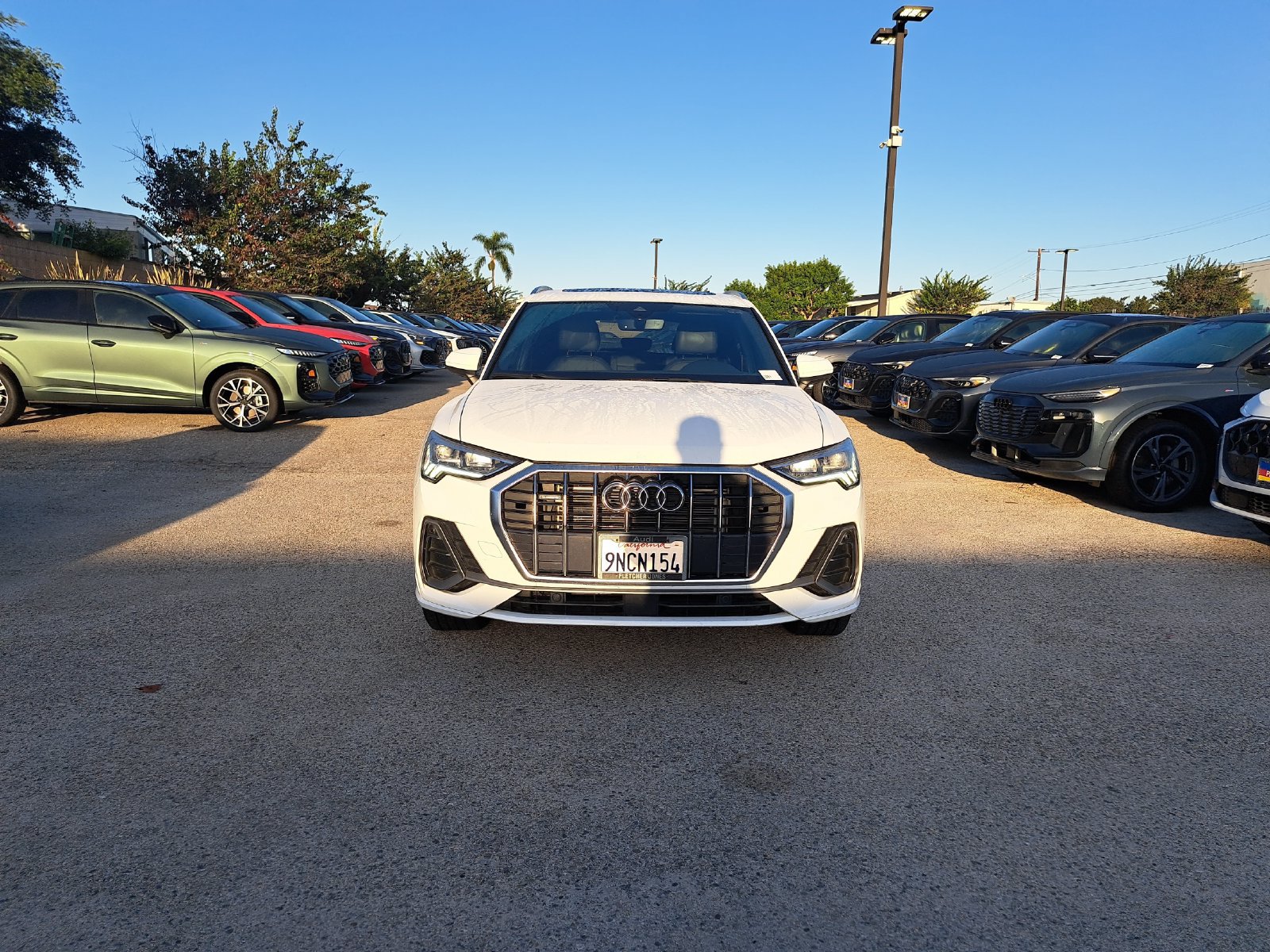 Used 2024 Audi Q3 2.0T Premium w/ Convenience Package AWD/4WD image 2