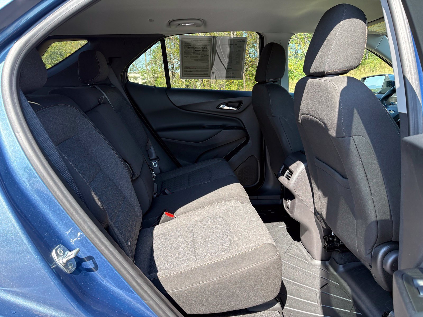 Used 2024 Chevrolet Equinox LT FWD image 28