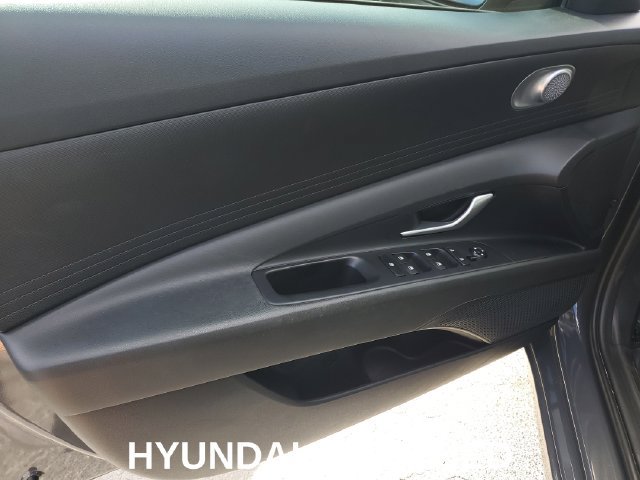 Certified 2023 Hyundai Elantra SEL FWD image 8