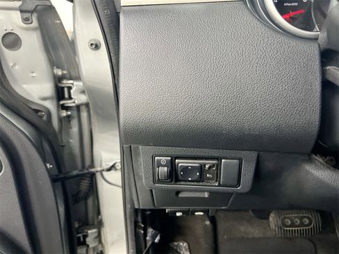 Used 2010 Nissan Versa 1.8 S w/ PWR Plus Pkg image 16