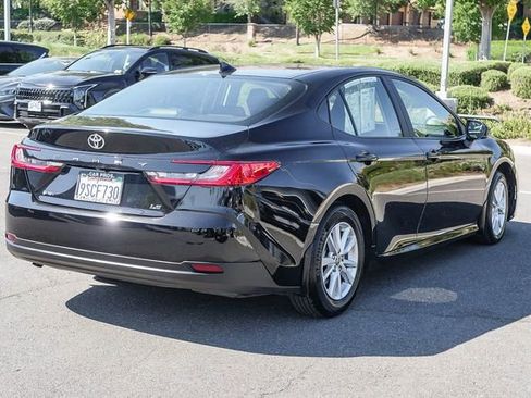 Used 2025 Toyota Camry LE w/ Convenience Package FWD image 7