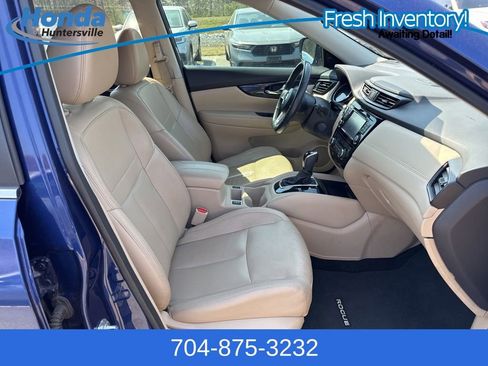 Used 2017 Nissan Rogue SL w/ SL Premium Package image 17