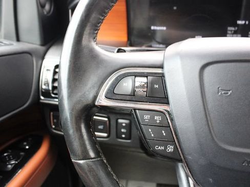 Used 2019 Lincoln Navigator L Reserve AWD/4WD image 11