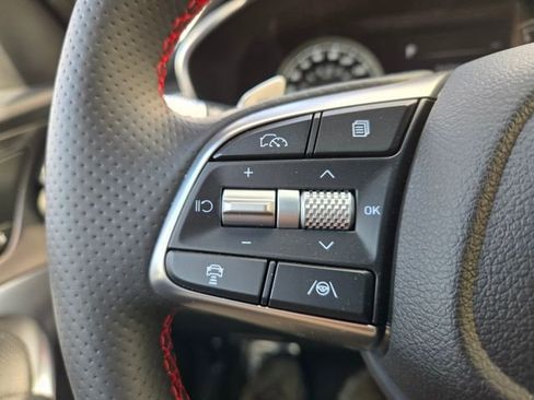 Used 2025 Genesis G70 2.5T w/ Sport Prestige Package image 32