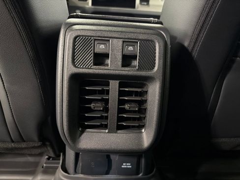 Used 2025 Ford Bronco Outer Banks w/ Sasquatch Package AWD/4WD image 12