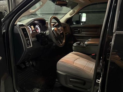 Used 2016 RAM 2500 Tradesman w/ Chrome Appearance Group image 17