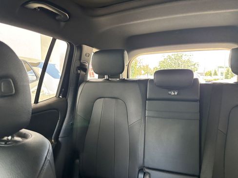 Used 2025 Mercedes-Benz GLB 250 image 42
