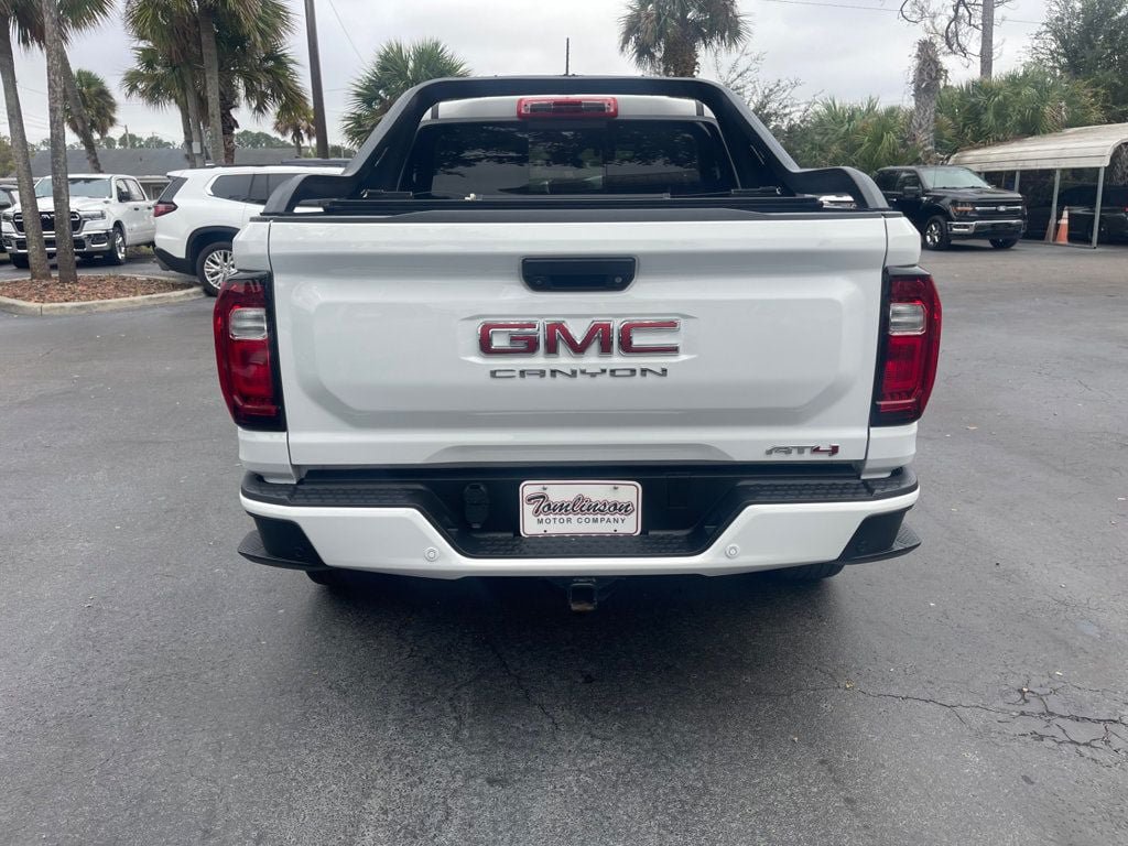 Used 2025 GMC Canyon AT4 w/ AT4 Premium Package AWD/4WD image 4