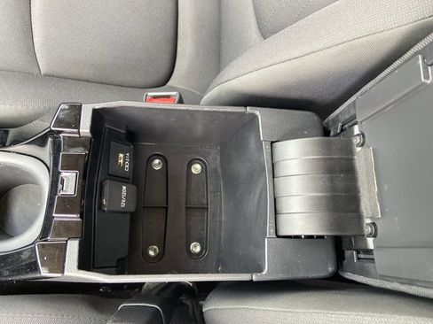 Used 2020 Toyota Corolla LE image 41