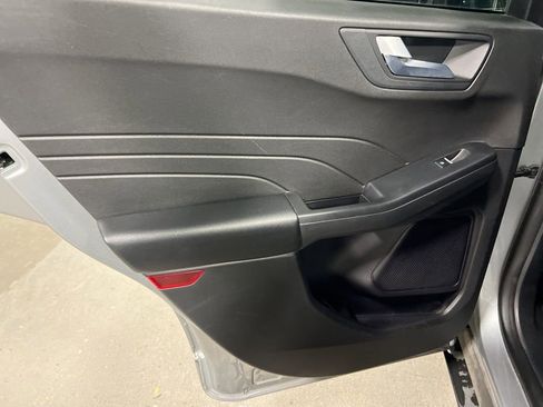 Used 2024 Ford Escape ST-Line image 18