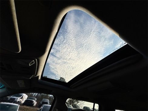 Used 2018 GMC Yukon XL Denali w/ Denali Ultimate Package image 32