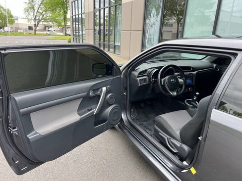 Used 2016 Scion tC FWD image 9