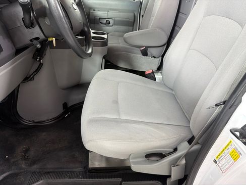 Used 2014 Ford E-250 and Econoline 250 w/ Power Group RWD image 10