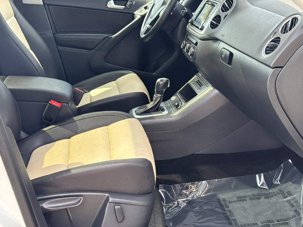 Used 2016 Volkswagen Tiguan SE FWD image 14