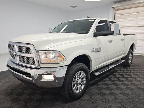 Used 2018 RAM 2500 Laramie AWD/4WD image 2