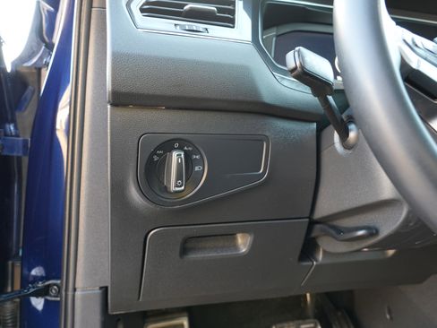 Used 2023 Volkswagen Tiguan SEL R-Line image 21