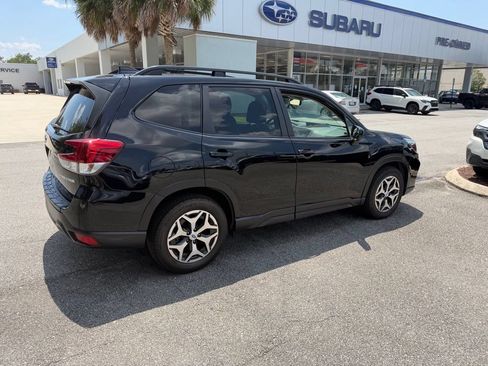 Used 2020 Subaru Forester Premium AWD/4WD image 3