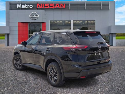 Used 2025 Nissan Rogue S FWD image 4