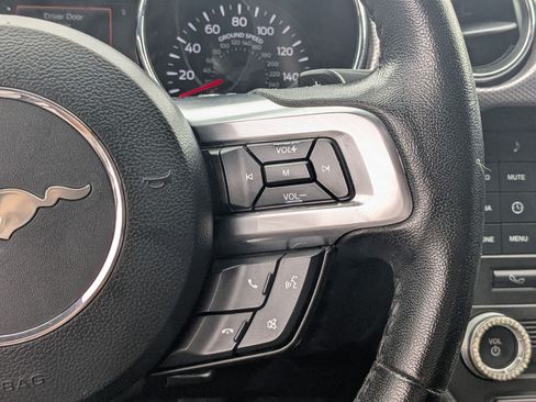 Used 2017 Ford Mustang Coupe RWD image 19