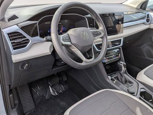 New 2026 Volkswagen Taos SE image 10