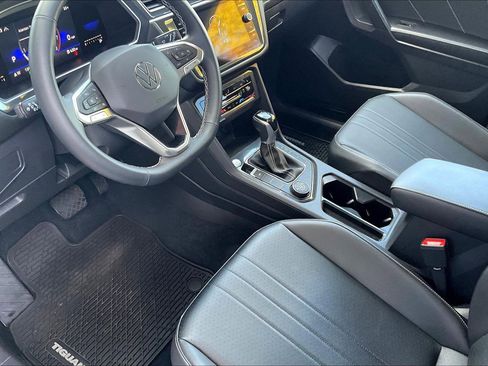 Used 2022 Volkswagen Tiguan SE image 14