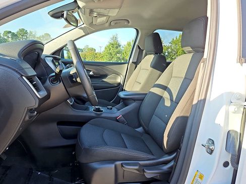 Used 2024 GMC Terrain SLE AWD/4WD image 13