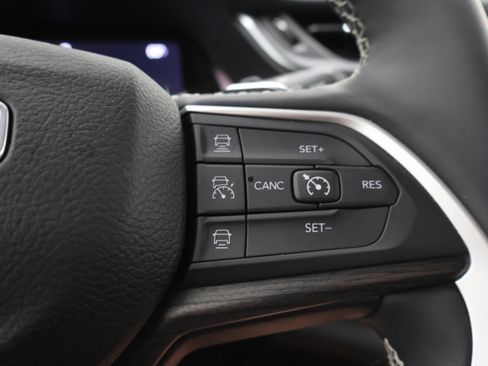 Used 2023 Jeep Grand Cherokee Limited AWD/4WD image 13
