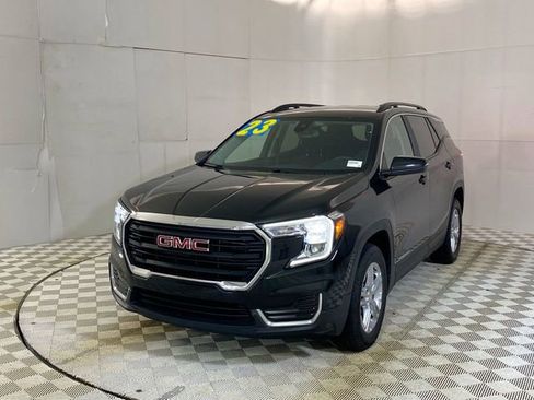 Used 2023 GMC Terrain SLE w/ Driver Convenience Package image 14