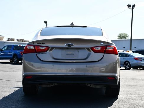Used 2018 Chevrolet Malibu Hybrid w/ Leather Package FWD image 6