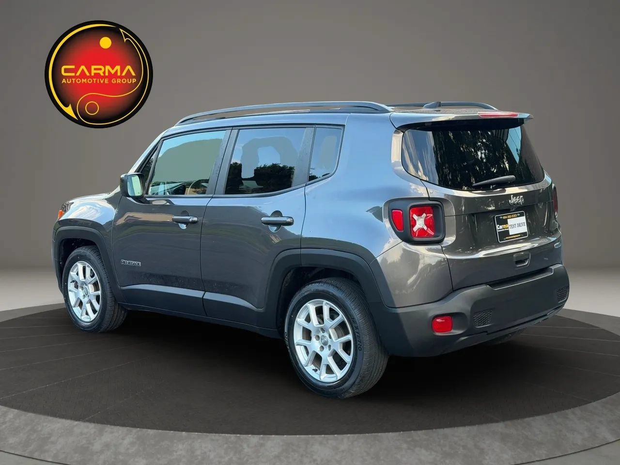 Used 2019 Jeep Renegade Latitude w/ Safety & Security Group II FWD image 3