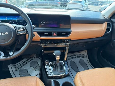 Certified 2025 Kia Seltos EX w/ EX Sunroof Package image 19