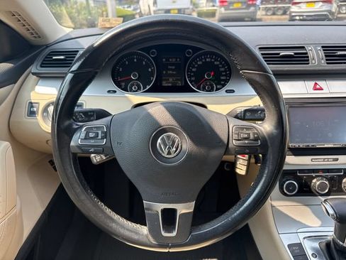 Used 2010 Volkswagen CC Sport FWD image 22