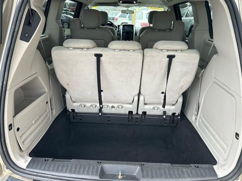 Used 2008 Dodge Grand Caravan SXT w/ Family Value Group image 17