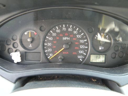 Used 2003 Ford Focus SE image 12