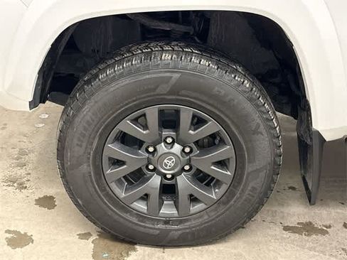 Used 2022 Toyota Tacoma SR5 image 5