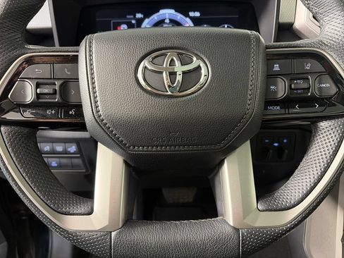 Used 2024 Toyota Tundra Limited AWD/4WD image 16