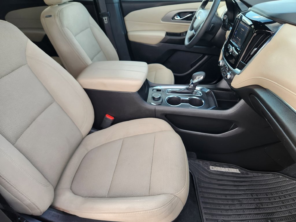 Used 2023 Chevrolet Traverse LS FWD image 15