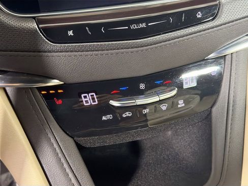 Used 2019 Cadillac XT5 AWD image 17