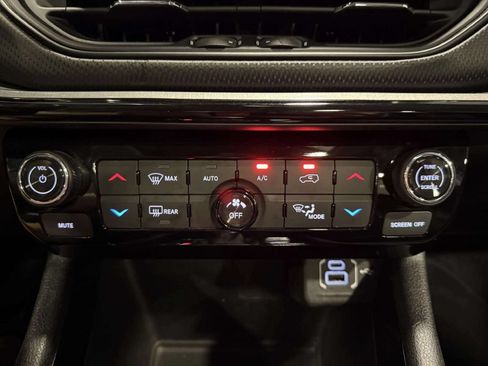Used 2022 Jeep Compass Trailhawk w/ Sun and Sound Group AWD/4WD image 32