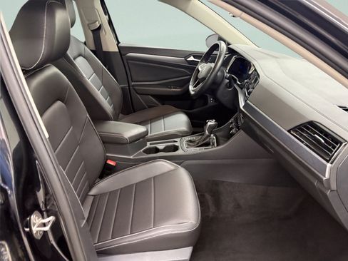 Used 2024 Volkswagen Jetta SE FWD image 22