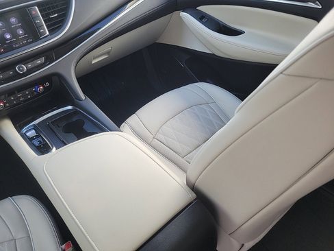 Used 2022 Buick Enclave Avenir w/ Avenir Technology Package image 16