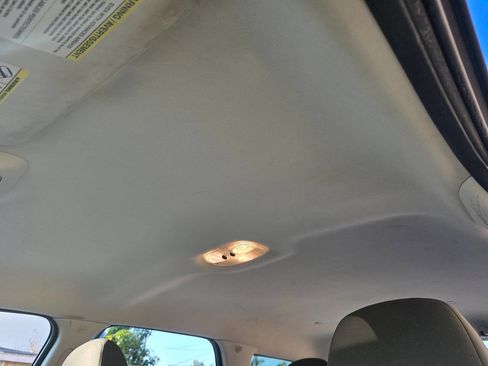 Used 2010 Ford Escape XLT image 19