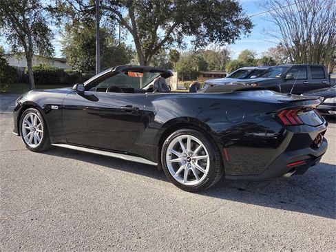 Used 2024 Ford Mustang GT Premium image 5